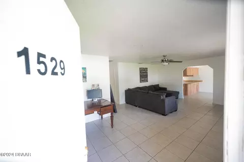Entry Way - 15271529 Juniper Dr, Edgewater, FL 32132 photo 1 of 2