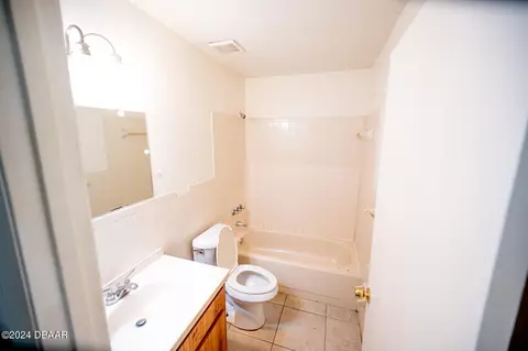 Bath - 15271529 Juniper Dr, Edgewater, FL 32132 photo 2 of 4