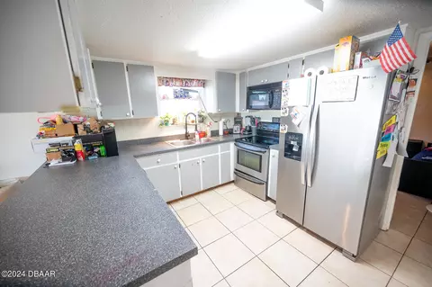 Kitchen - 15271529 Juniper Dr, Edgewater, FL 32132 photo 4 of 4