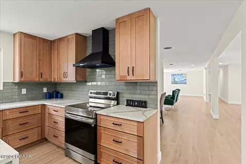 Kitchen - 92 University Cir, Ormond Beach, FL 32176 photo 6 of 6