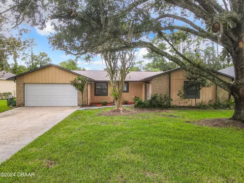 2 Pauline Pl, Palm Coast, FL 32164