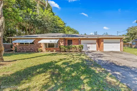 148 E 3rd Ave, Pierson, FL 32180