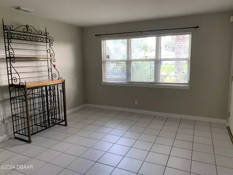25 Seaside Dr, Ormond Beach, FL 32176 photo 4
