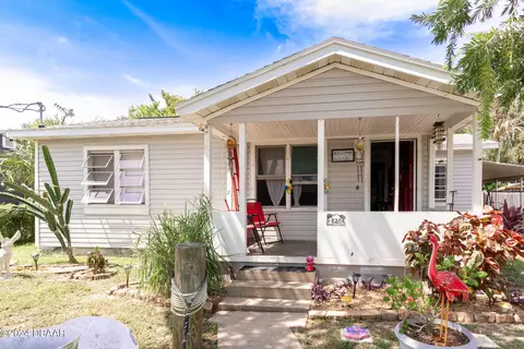 820 Donnelly Pl, Daytona Beach, FL 32114