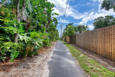 Entry Way - 331 Timberline Trl, Ormond Beach, FL 32174 photo 8 of 8