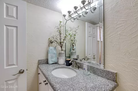 Bath - 331 Timberline Trl, Ormond Beach, FL 32174 photo 2 of 7