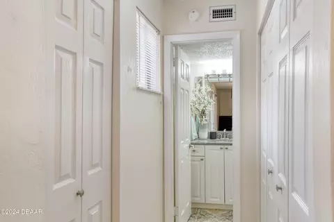 Entry Way - 331 Timberline Trl, Ormond Beach, FL 32174 photo 4 of 8