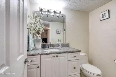 Bath - 331 Timberline Trl, Ormond Beach, FL 32174 photo 1 of 7