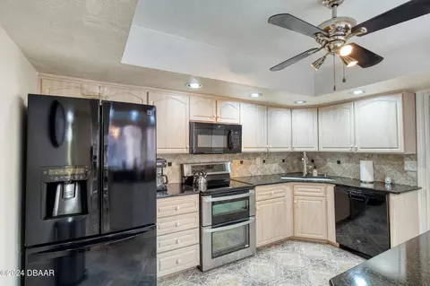 Kitchen - 331 Timberline Trl, Ormond Beach, FL 32174 photo 4 of 4