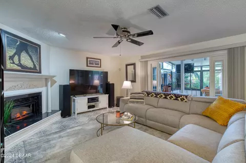 Living - 331 Timberline Trl, Ormond Beach, FL 32174 photo 3 of 4