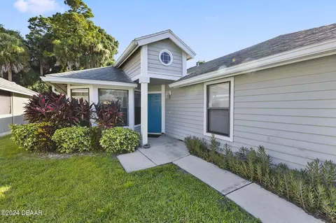 1014 Belleflower Dr, Port Orange, FL 32127