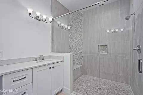 Bath - 88 N Halifax Dr, Ormond Beach, FL 32176 photo 1 of 1