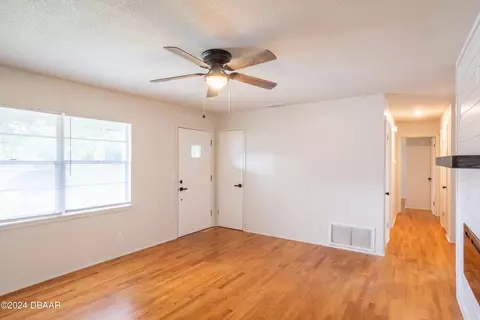 Living - 1809 Green Pl, Ormond Beach, FL 32174 photo 3 of 4
