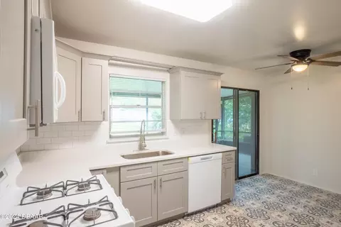 Kitchen - 1809 Green Pl, Ormond Beach, FL 32174 photo 3 of 5
