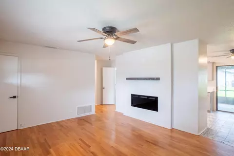 Living - 1809 Green Pl, Ormond Beach, FL 32174 photo 2 of 4