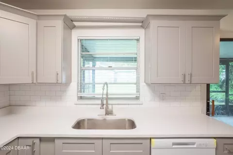 Kitchen - 1809 Green Pl, Ormond Beach, FL 32174 photo 1 of 5