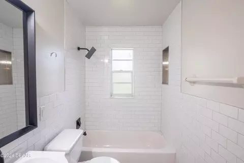 Bath - 1809 Green Pl, Ormond Beach, FL 32174 photo 3 of 3
