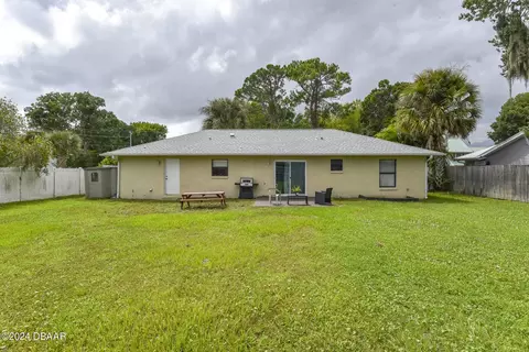 Exterior - 1323 Willow Oak Dr, Edgewater, FL 32132 photo 7 of 9