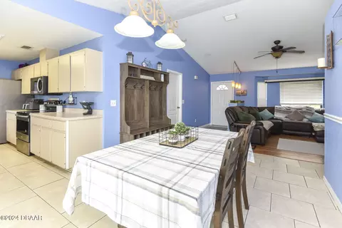 Dining - 1323 Willow Oak Dr, Edgewater, FL 32132 photo 4 of 4