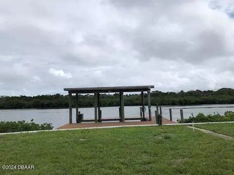 293 Randle Ave, Oak Hill, FL 32759