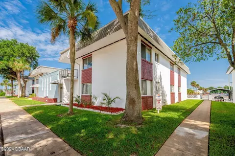 305 Ridge Blvd #2110, South Daytona, FL 32119
