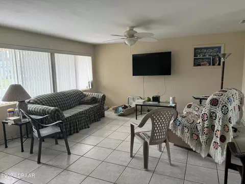 Living - 47 Seabreeze Dr, Ormond Beach, FL 32176 photo 3 of 3