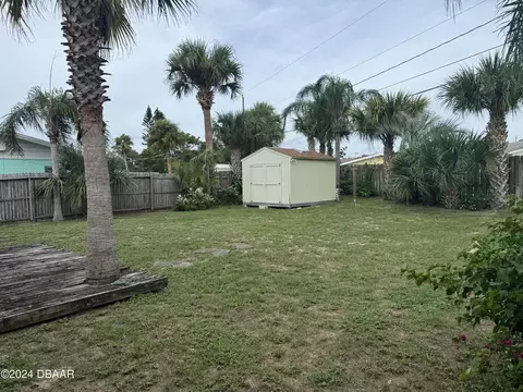 Exterior - 47 Seabreeze Dr, Ormond Beach, FL 32176 photo 3 of 5