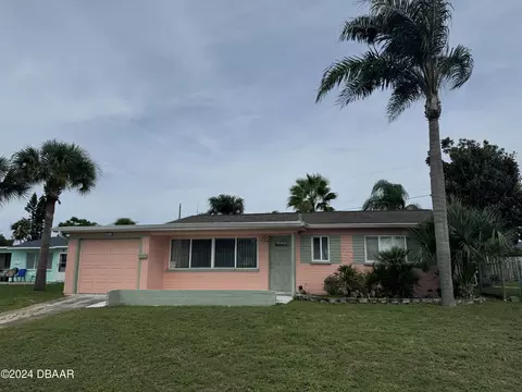 Exterior - 47 Seabreeze Dr, Ormond Beach, FL 32176 photo 4 of 5