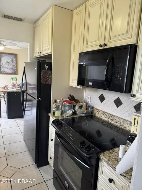 Kitchen - 47 Seabreeze Dr, Ormond Beach, FL 32176 photo 1 of 2