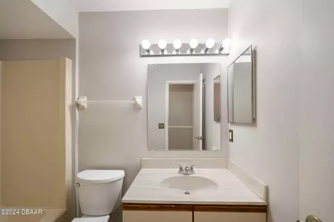 Bath - 180 Limewood Pl #1, Ormond Beach, FL 32174 photo 5 of 7