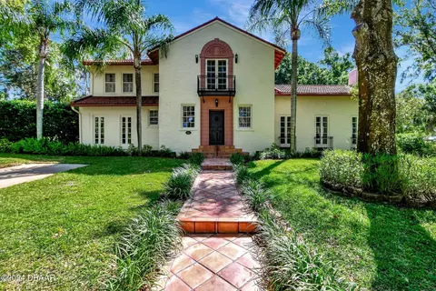 717 N Amelia Ave, Deland, FL 32724