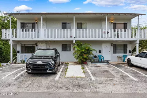 131 S Halifax Ave, Daytona Beach, FL 32118