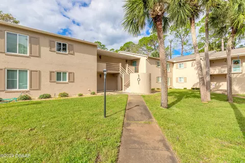 101 Bob White Ct, Daytona Beach, FL 32119