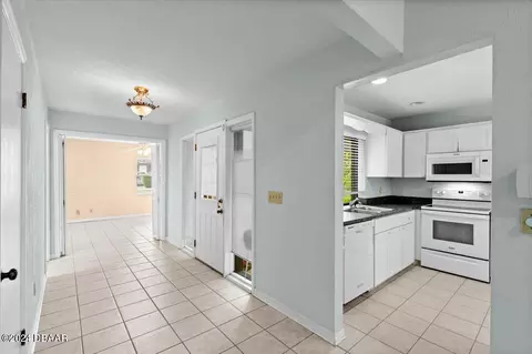 Entry Way - 25 Ridge Trl, Ormond Beach, FL 32174 photo 1 of 1
