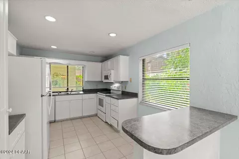 Kitchen - 25 Ridge Trl, Ormond Beach, FL 32174 photo 1 of 3