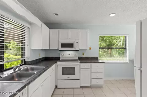 Kitchen - 25 Ridge Trl, Ormond Beach, FL 32174 photo 3 of 3
