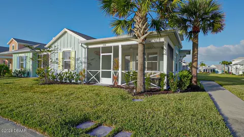308 Parrot Ln, Daytona Beach, FL 32124
