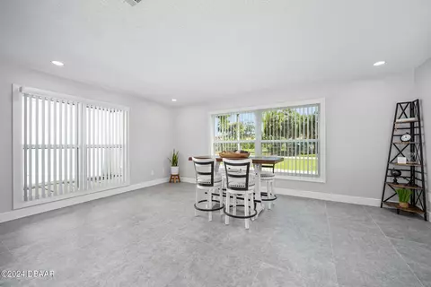 Dining - 822 N Beach St, Ormond Beach, FL 32174 photo 1 of 1