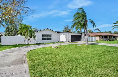 Other - 822 N Beach St, Ormond Beach, FL 32174 photo 2 of 7