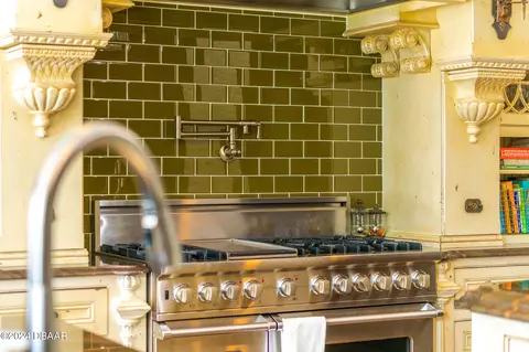 Kitchen - 4 Broad Creek Cir, Ormond Beach, FL 32174 photo 9 of 13
