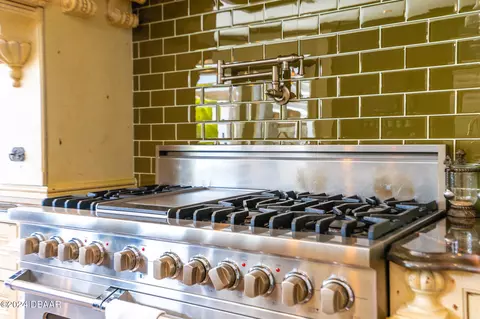 Kitchen - 4 Broad Creek Cir, Ormond Beach, FL 32174 photo 8 of 13