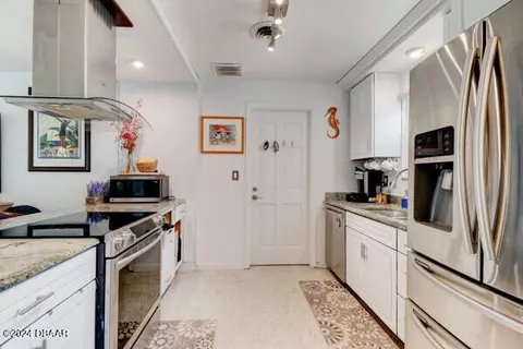 Kitchen - 1 Magnolia Cir, Ormond Beach, FL 32176 photo 2 of 3