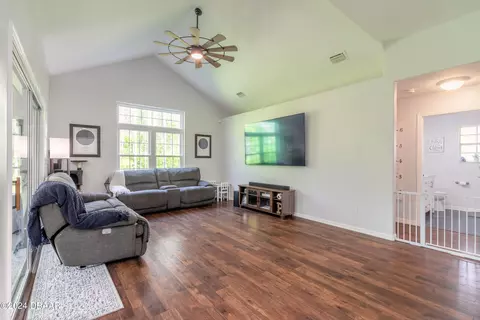 Living - 45 Hunt Master Ct, Ormond Beach, FL 32174 photo 1 of 3