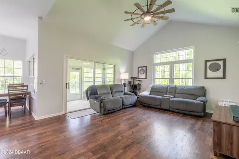 Living - 45 Hunt Master Ct, Ormond Beach, FL 32174 photo 2 of 3