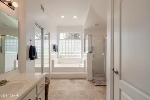 Bath - 45 Hunt Master Ct, Ormond Beach, FL 32174 photo 1 of 5