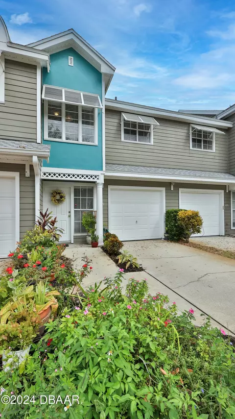 109 Grand Oaks Cir, Daytona Beach, FL 32114