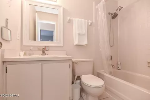 Bath - 2 Arborvue Trl, Ormond Beach, FL 32174 photo 2 of 4