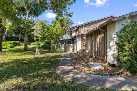 Exterior - 21 Cherokee Trl, Ormond Beach, FL 32174 photo 3 of 4