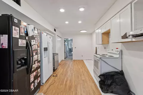 Kitchen - 21 Cherokee Trl, Ormond Beach, FL 32174 photo 2 of 2