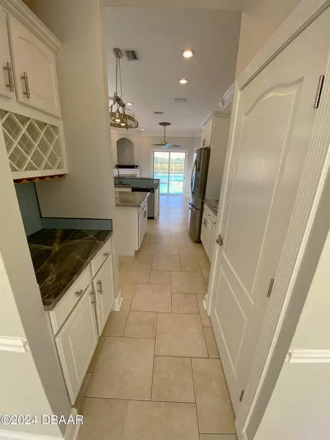 Entry Way - 3 Tomoka View Dr, Ormond Beach, FL 32174 photo 2 of 3